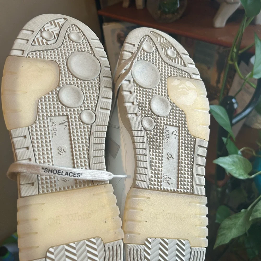 OFF WHITE OUT OF OFFICE - Picture 3 of 4